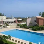 Апартаменты T3 Rez De Jardin Capao Richelieu