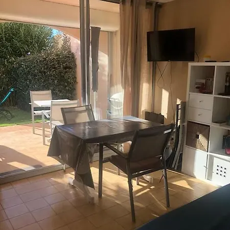 Апартаменты T3 Rez De Jardin Capao Richelieu Агд